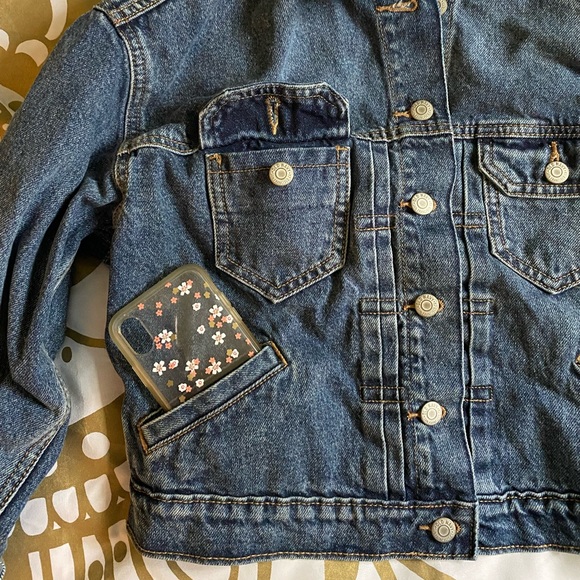 Cropped Medium Wash Jean Jacket - Picture 7 of 16